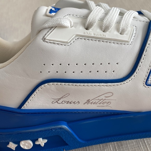Louis VuittonTrainer White Blue Signature - Picture 10 of 16